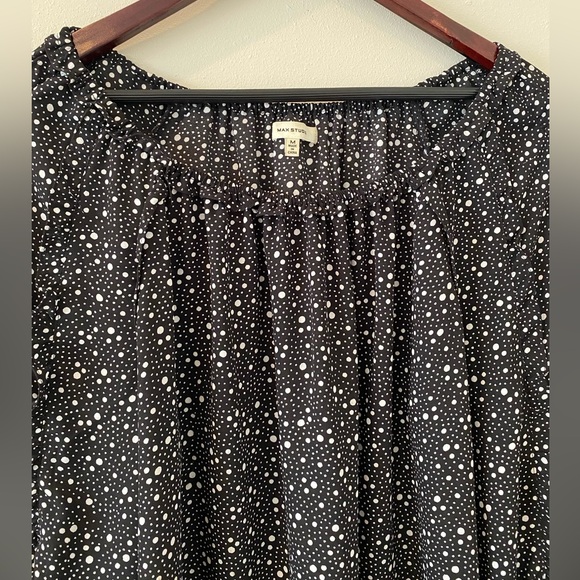 Max Studio Blouse Top Medium Polka Dot Black White Ruffles Smocked Lightweight - Picture 2 of 7